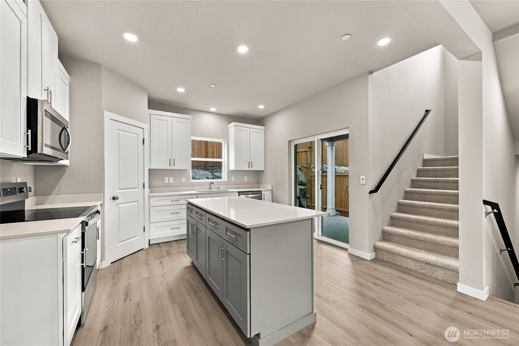 13901 11th Place B Property Photo 6