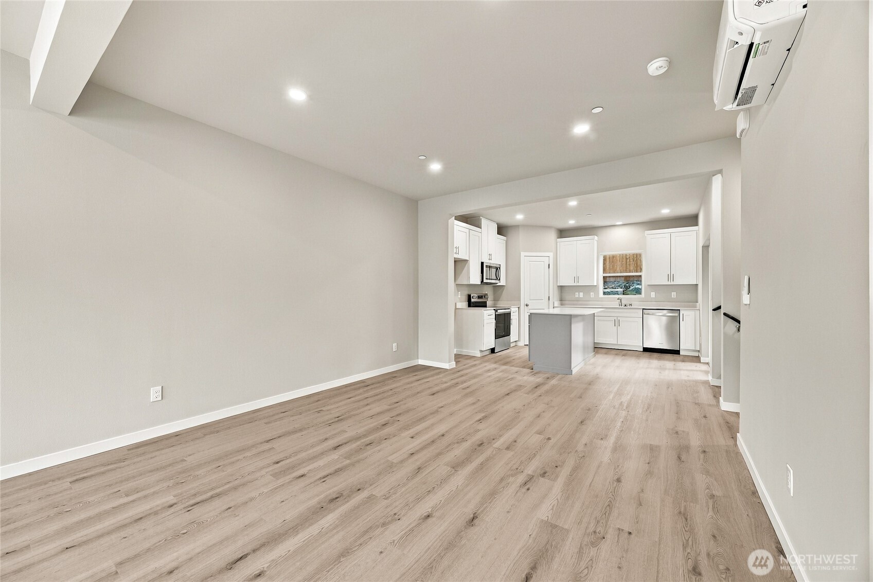 13901 11th Place B Property Photo 9