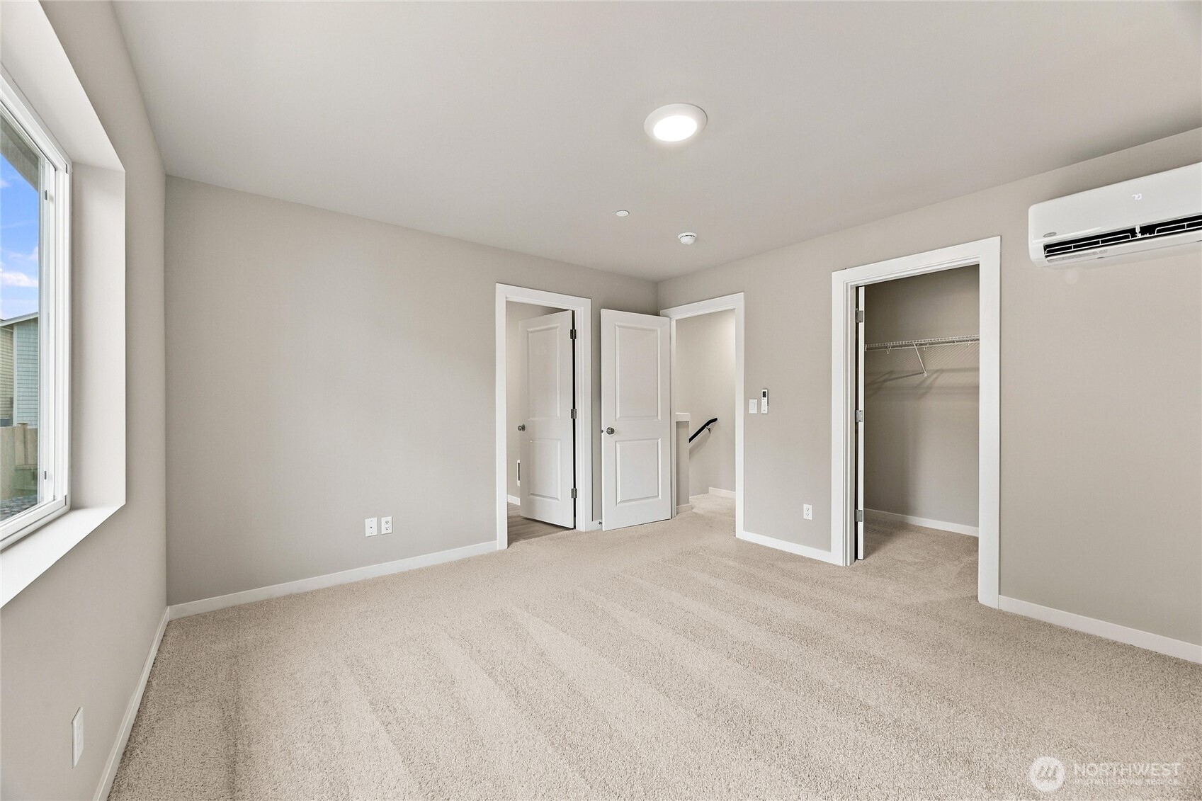 13901 11th Place B Property Photo 10