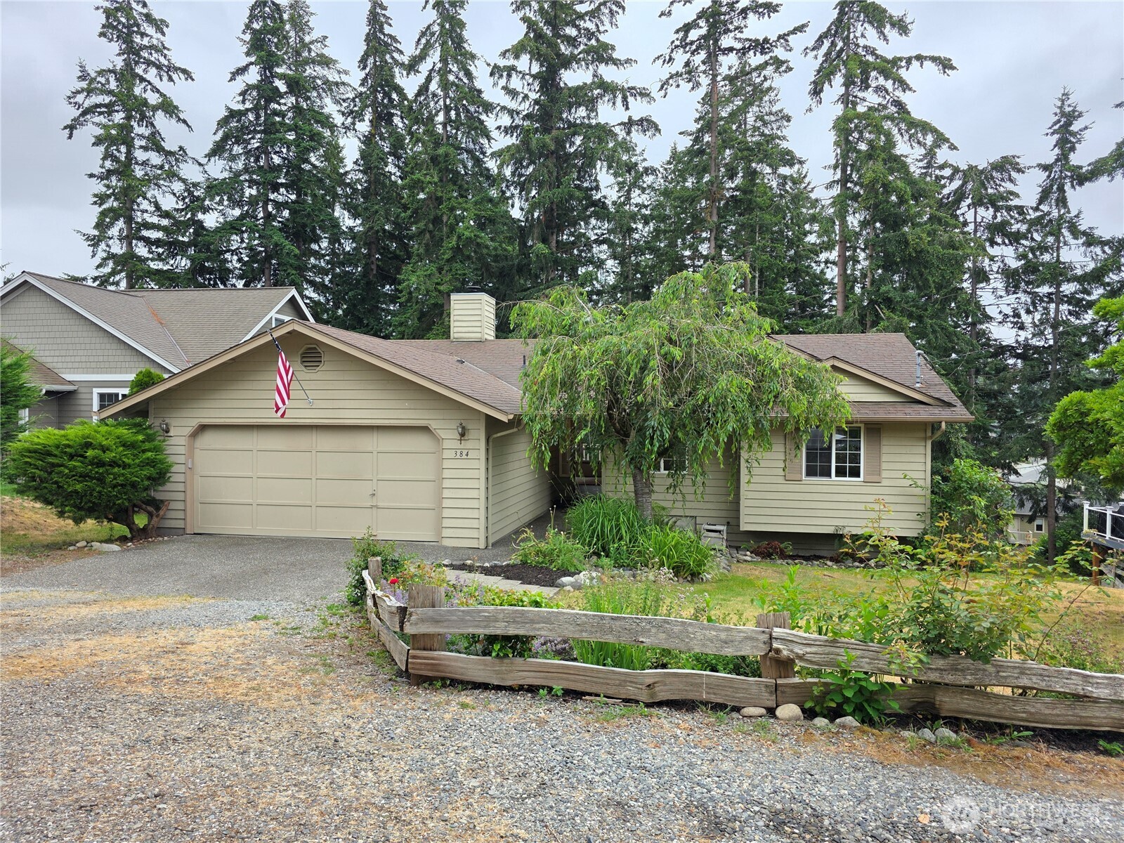 384 Selkirk Drive Property Photo 1