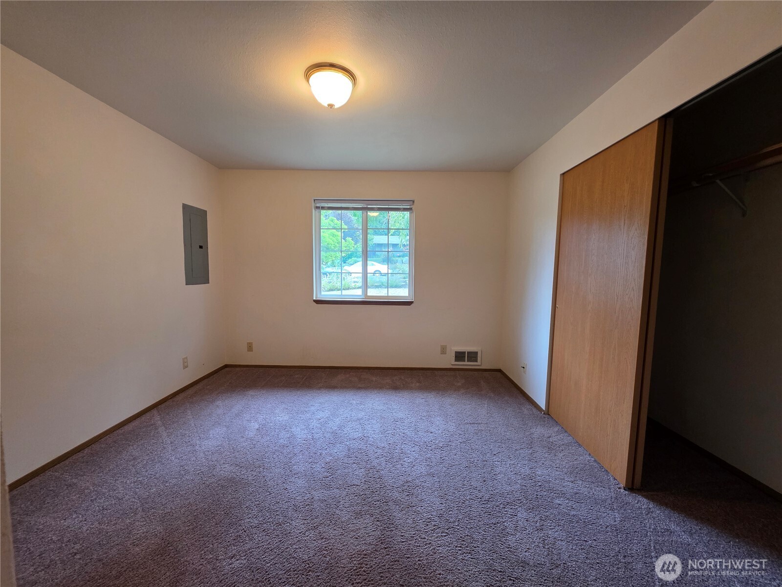 384 Selkirk Drive Property Photo 21