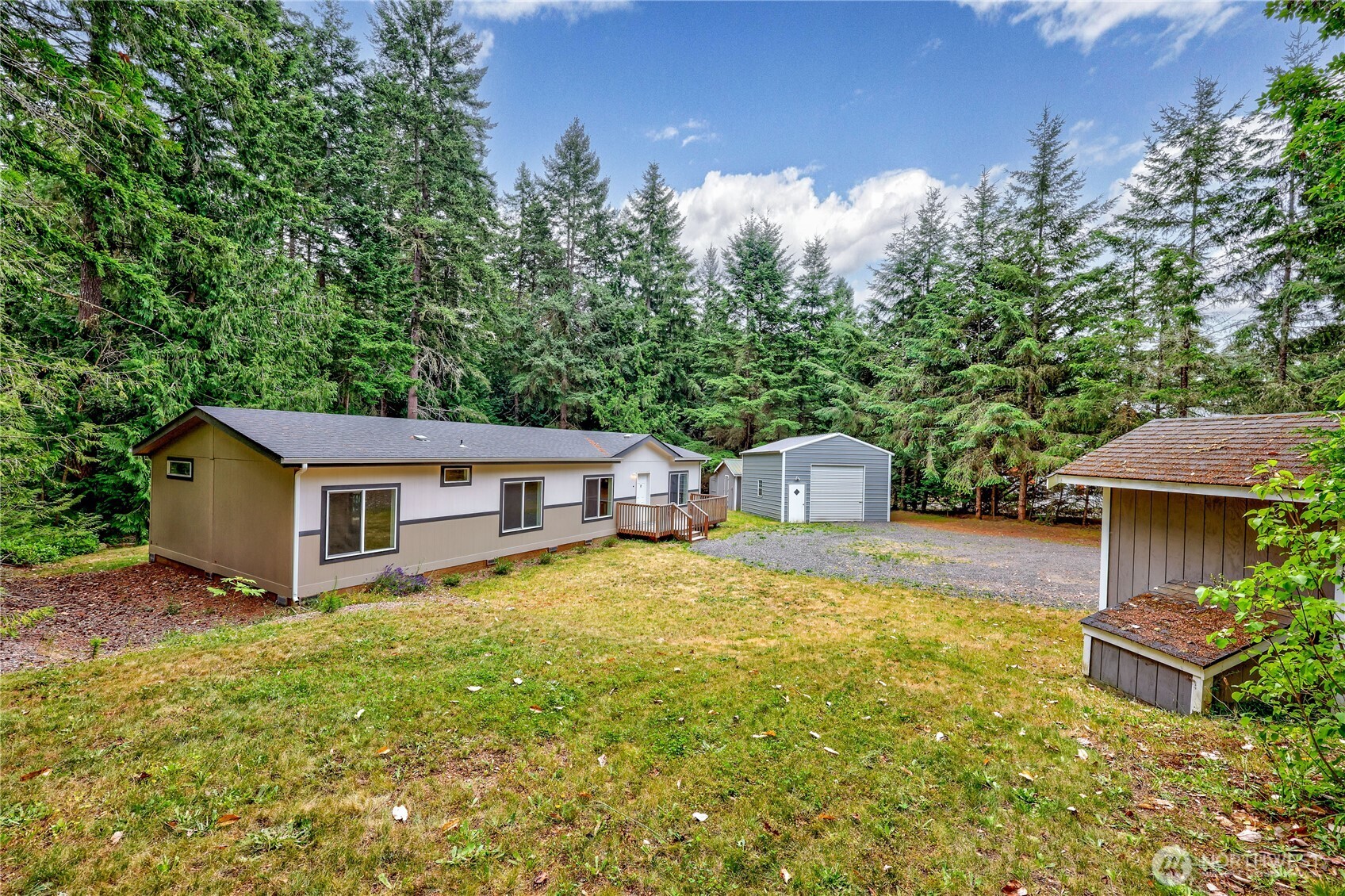 18142 Ne Diamond Drive Property Photo 2