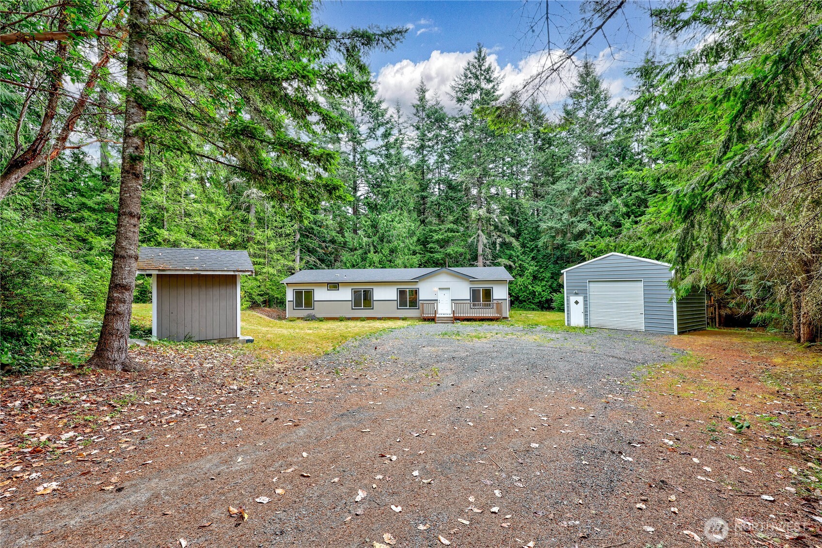 18142 Ne Diamond Drive Property Photo 4