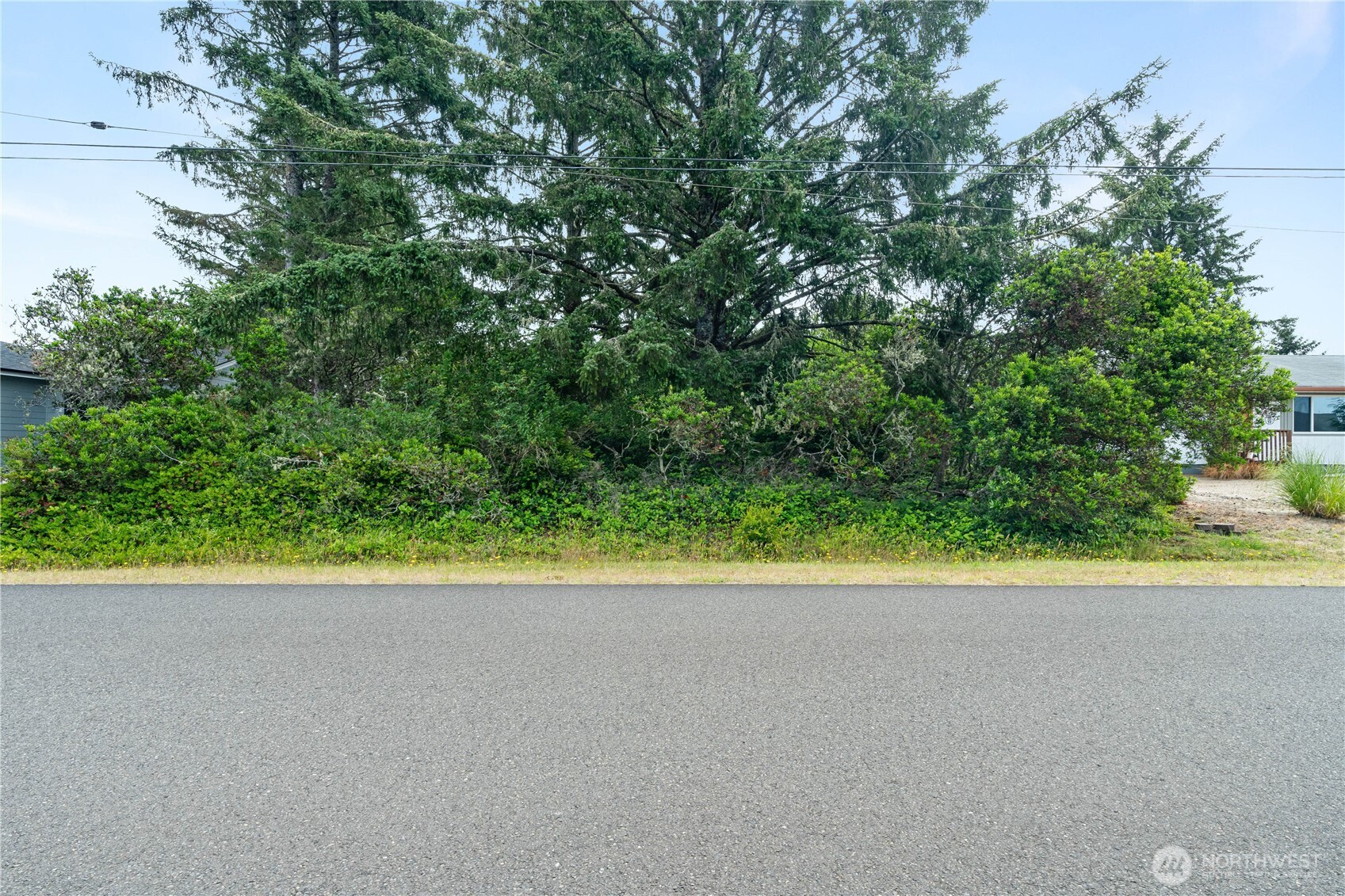 233 S Razor Clam Drive Property Photo 1