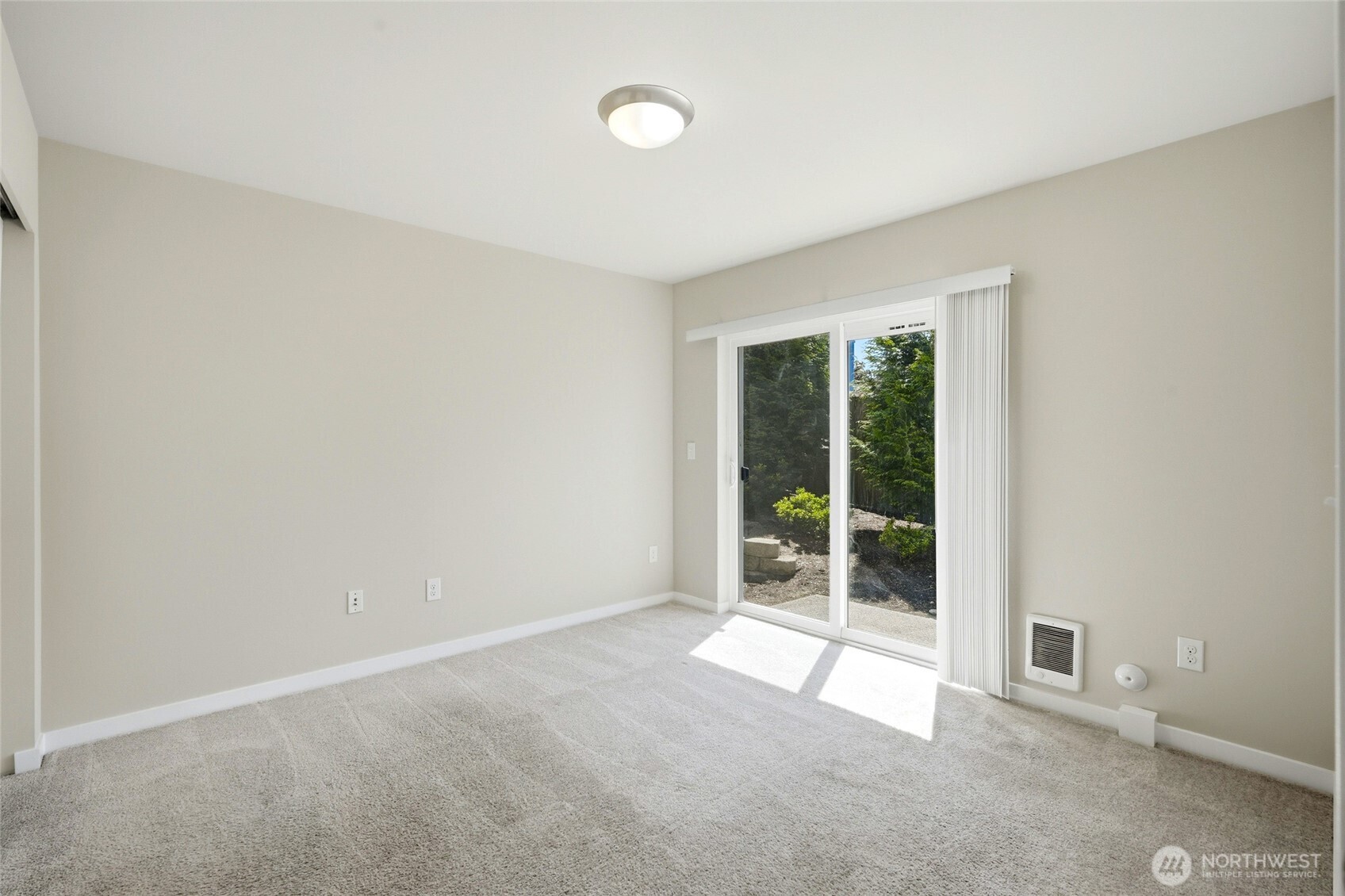 15113 40th Avenue C8 Property Photo 7