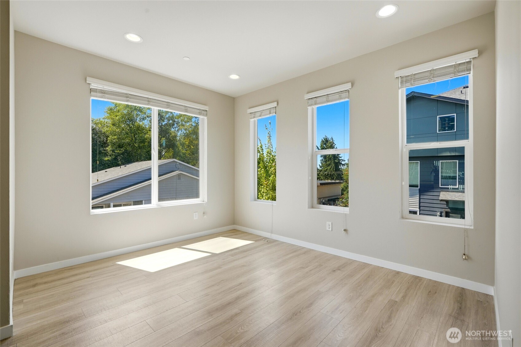 15113 40th Avenue C8 Property Photo 17