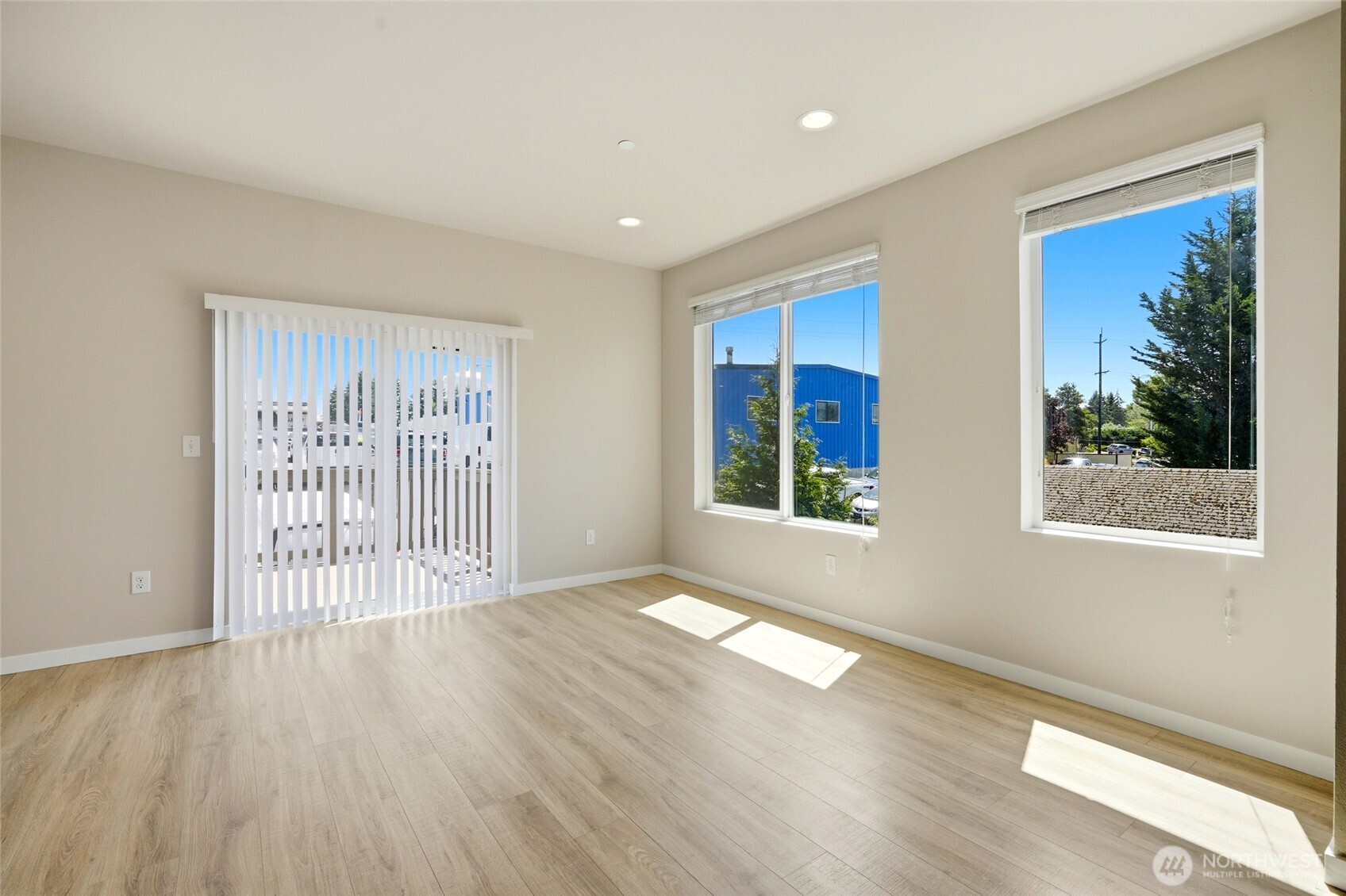 15113 40th Avenue C8 Property Photo 23
