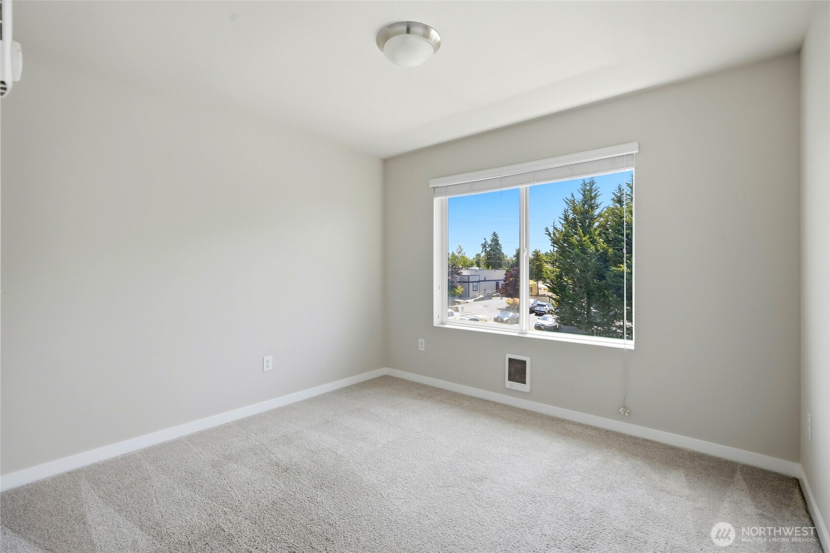 15113 40th Avenue C8 Property Photo 32
