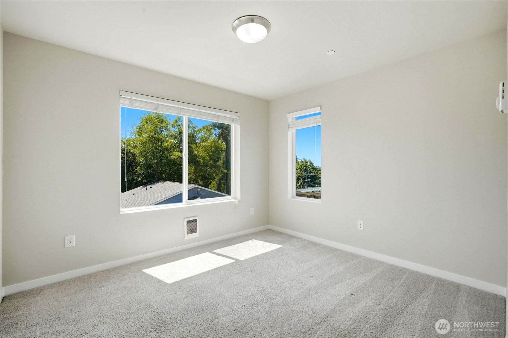 15113 40th Avenue C8 Property Photo 33