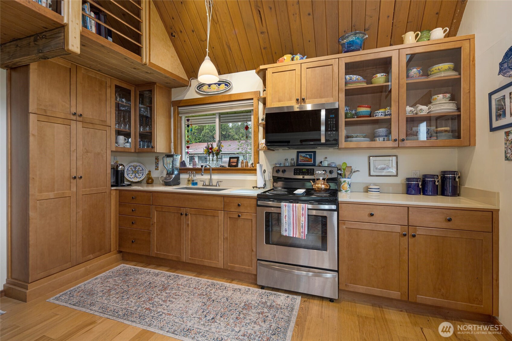 745 Larson Street B Property Photo 11