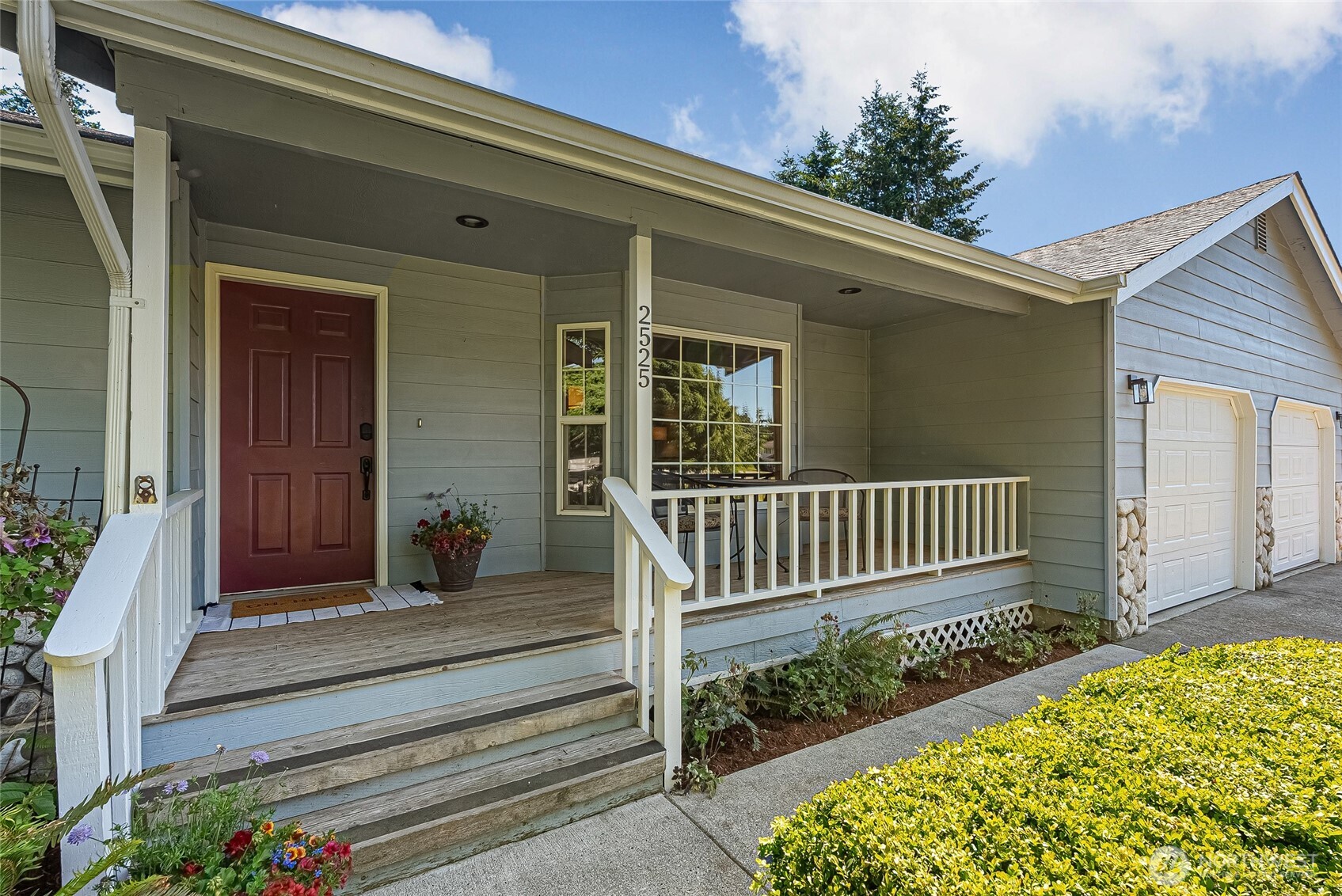 2525 Silves Court Property Photo 3