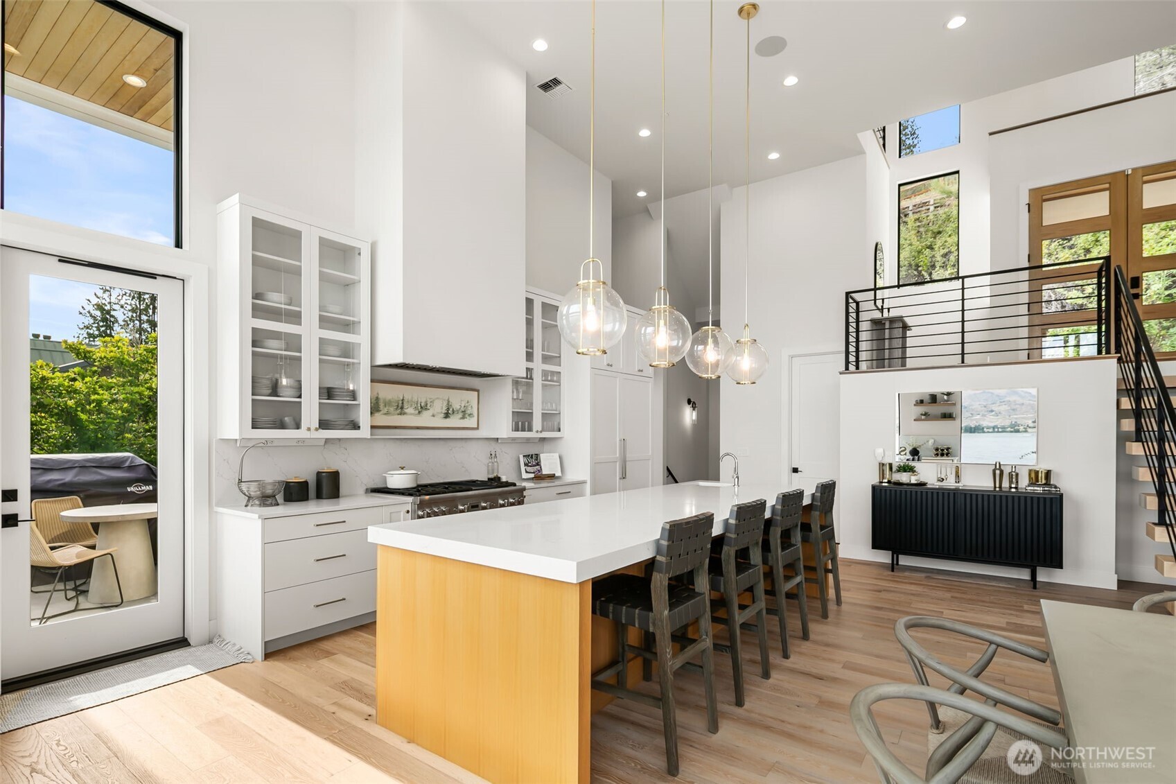 3212 S Lakeshore Road Property Photo 9