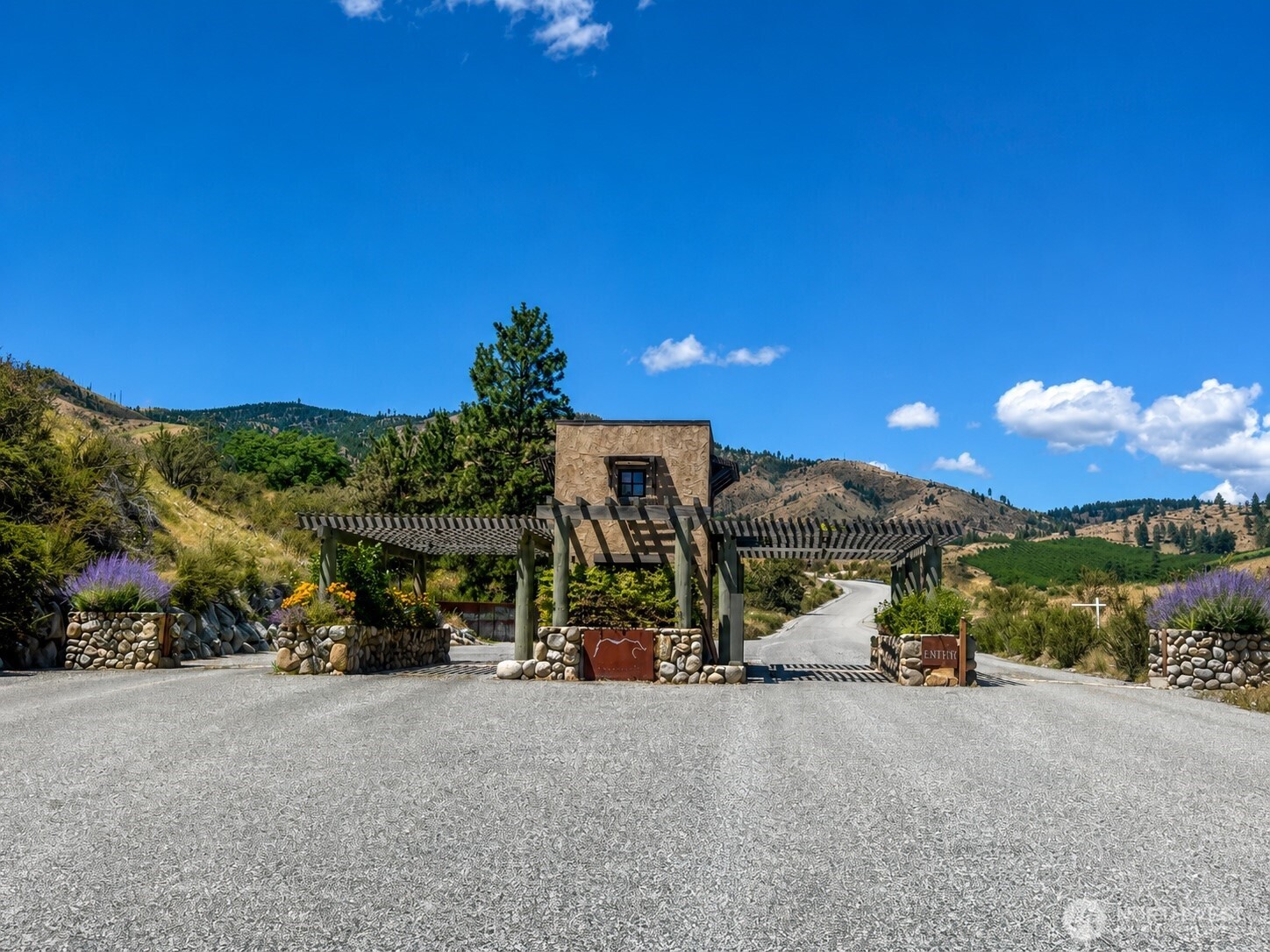202 Bandera Way Property Photo 2