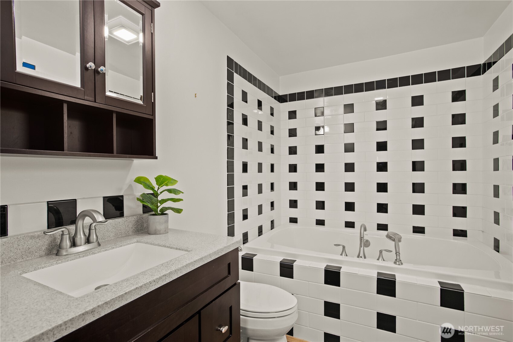202 Olympus Boulevard Property Photo 25