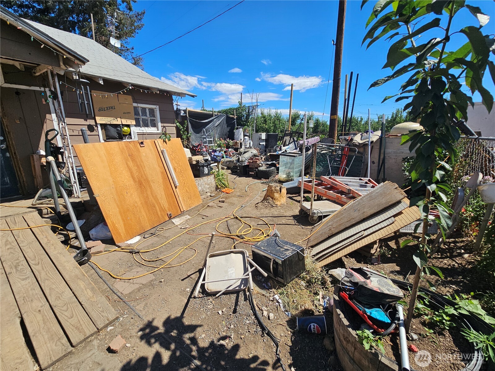 531 Columbia Street Property Photo 2