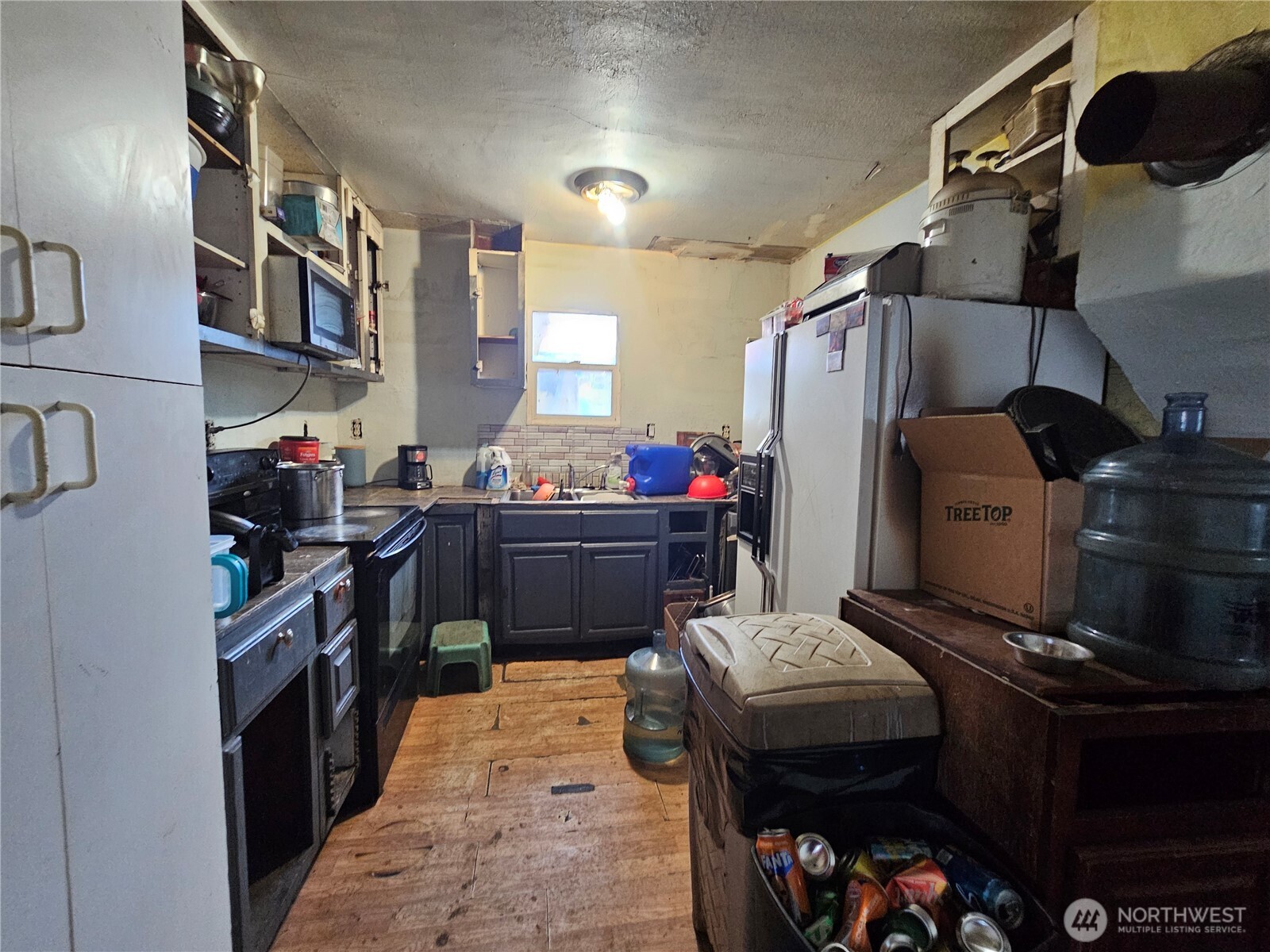 531 Columbia Street Property Photo 5