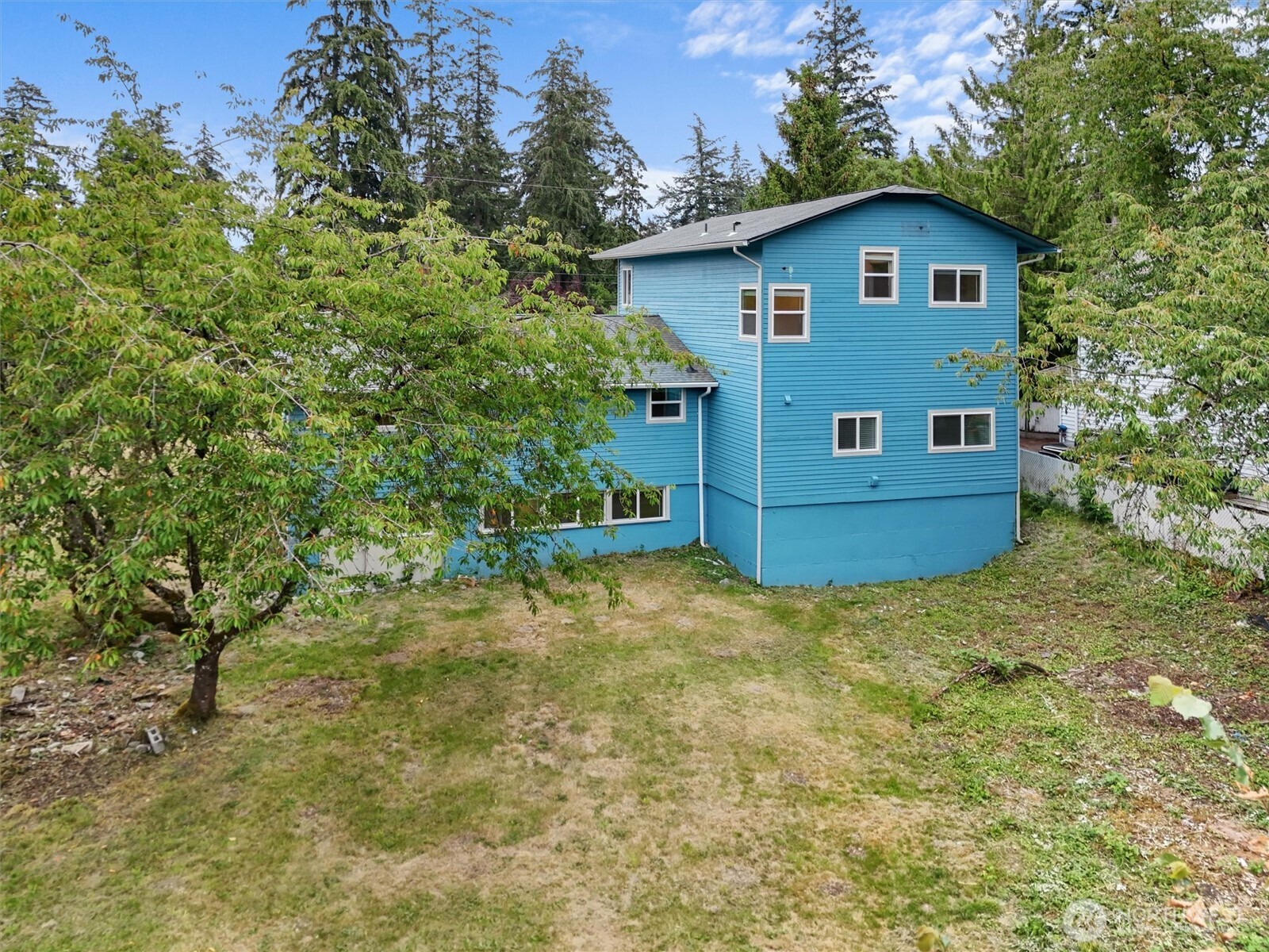 10230 Wilkeson Street Property Photo 5