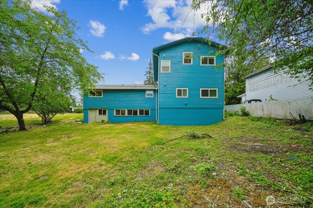 10230 Wilkeson Street Property Photo 6