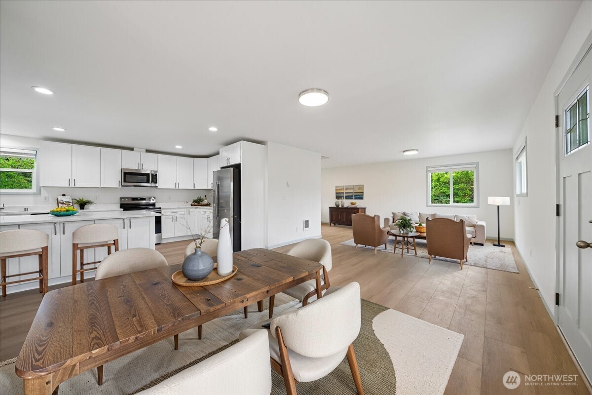 10230 Wilkeson Street Property Photo 7