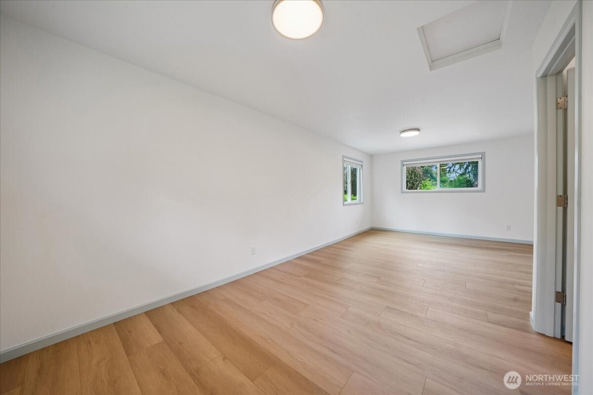 10230 Wilkeson Street Property Photo 12