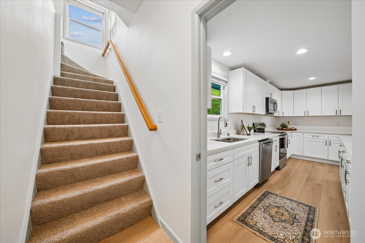 10230 Wilkeson Street Property Photo 17