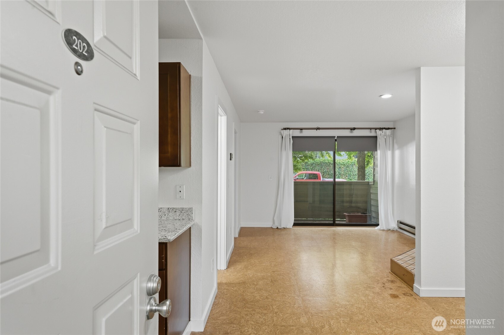 9512 1st Avenue 202 Property Photo 5