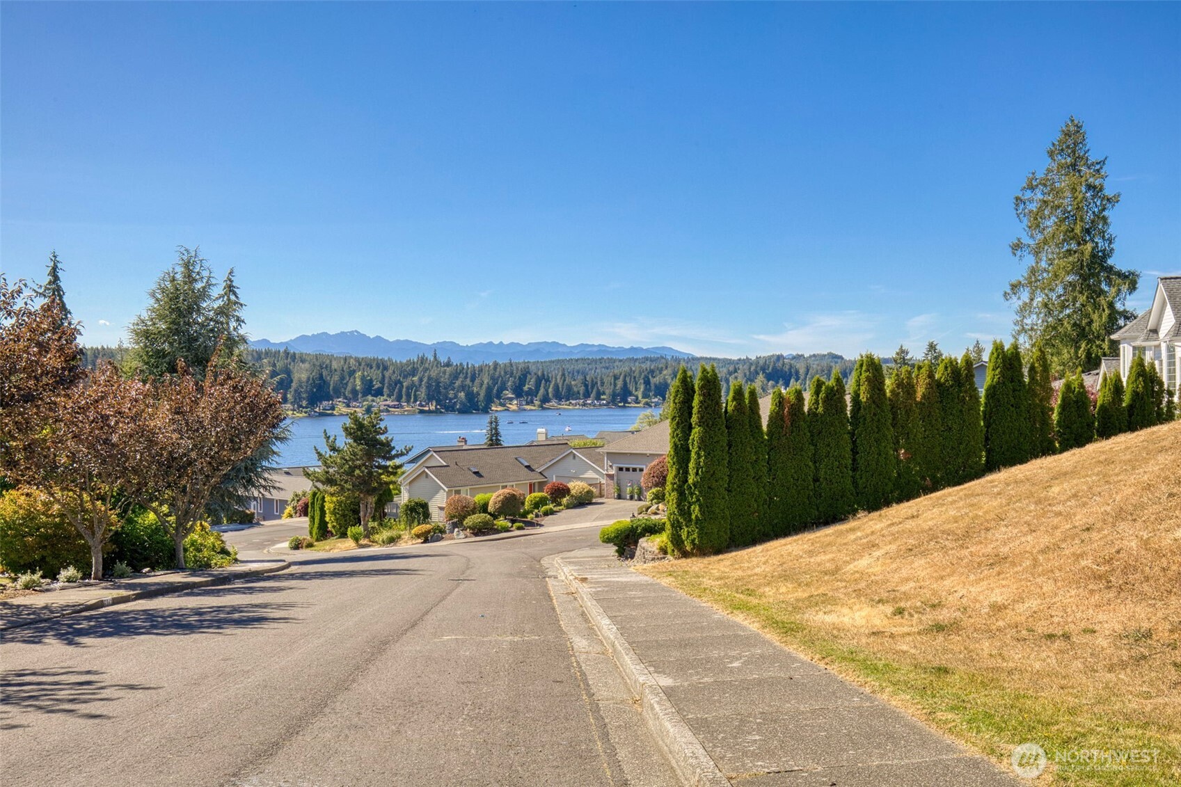 6044 Sandpiper Court Property Photo 10