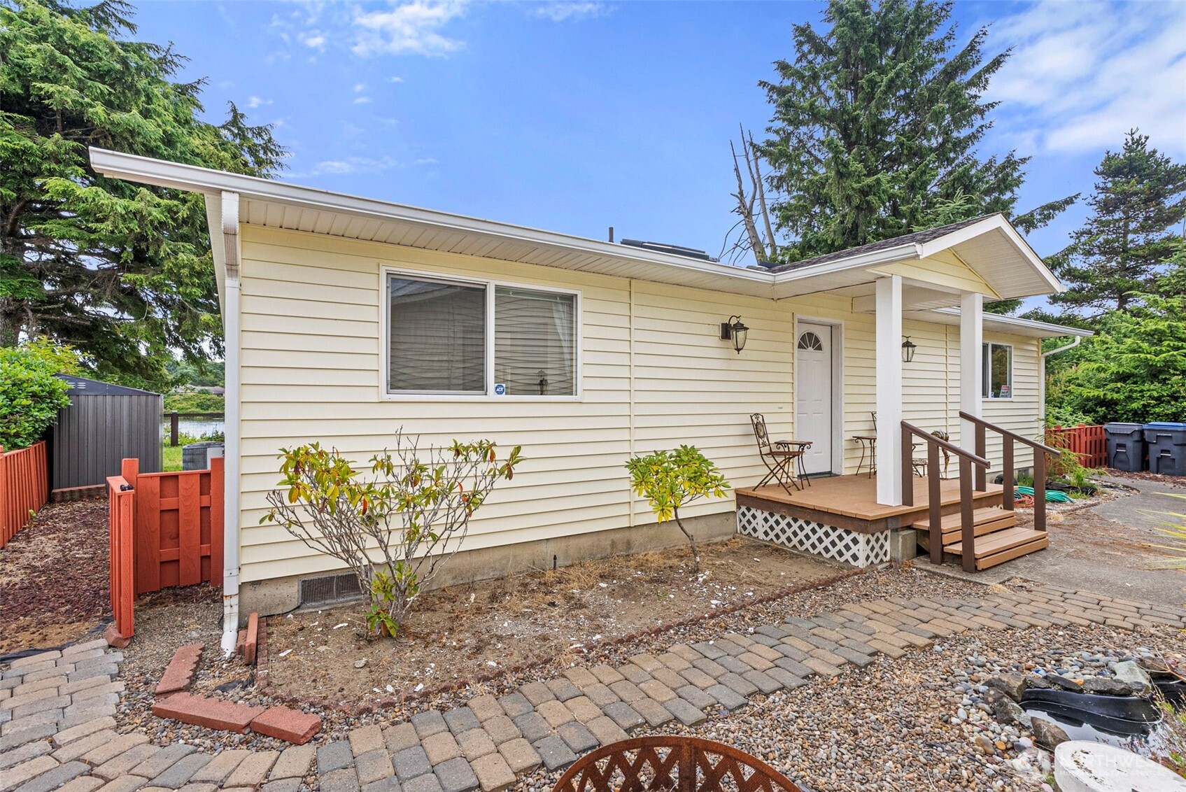526 Sunset Avenue Property Photo 3