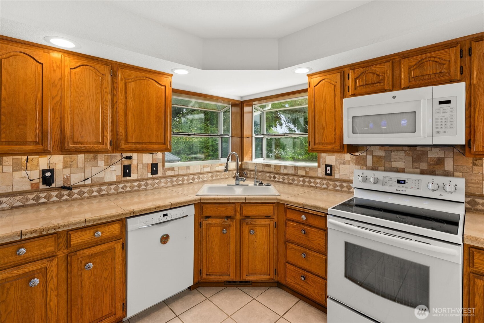 526 Sunset Avenue Property Photo 11