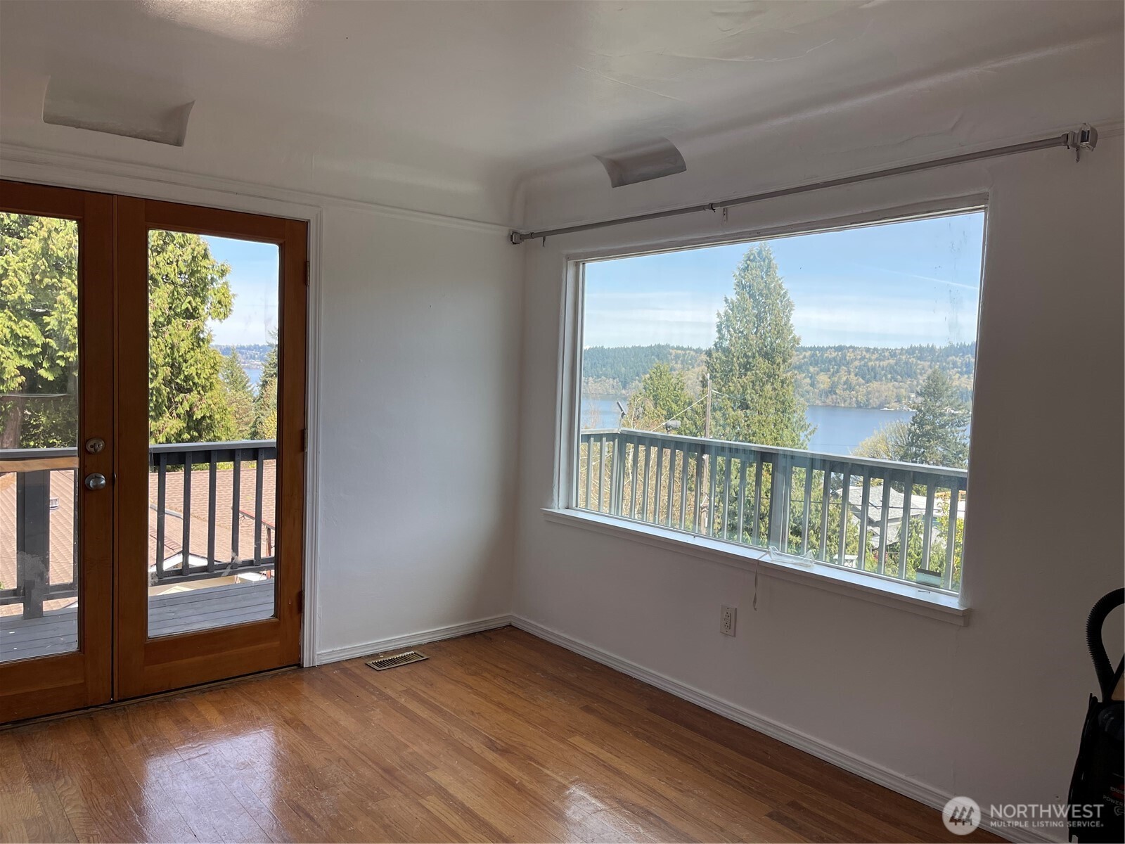 12321 42nd Avenue Property Photo 5