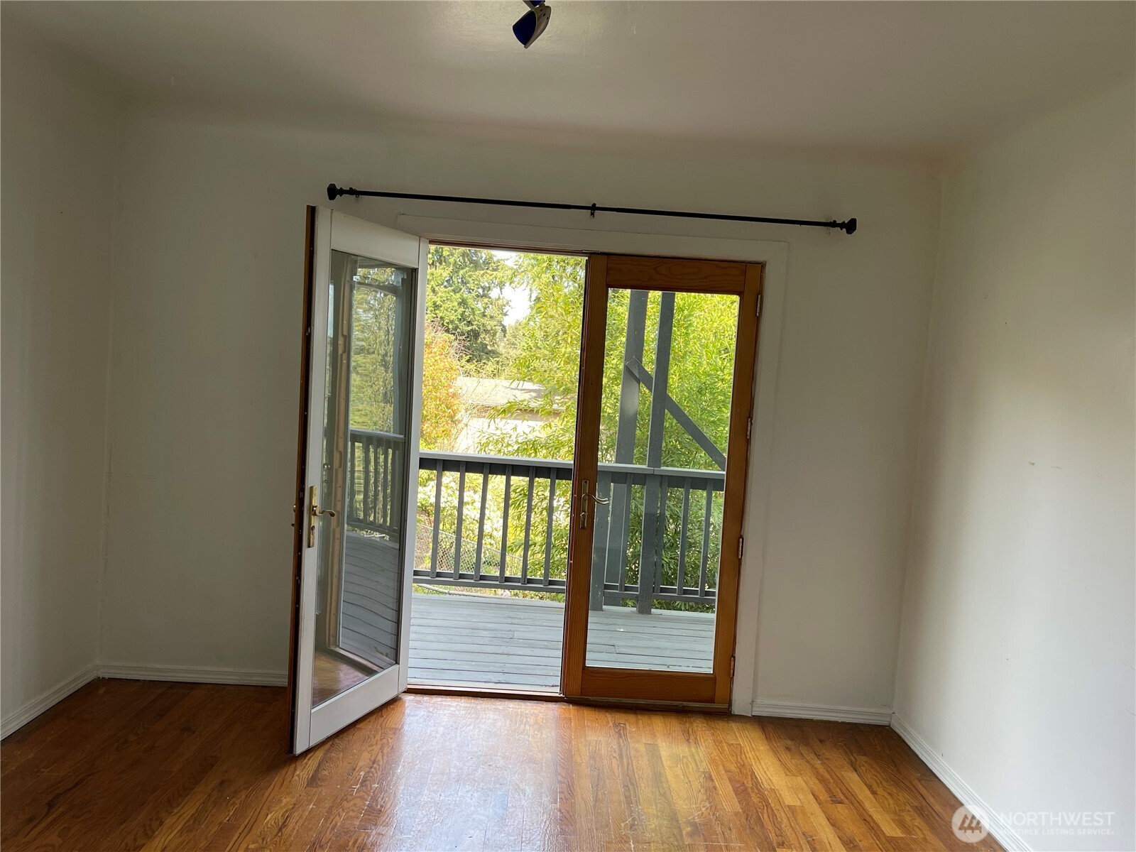12321 42nd Avenue Property Photo 6