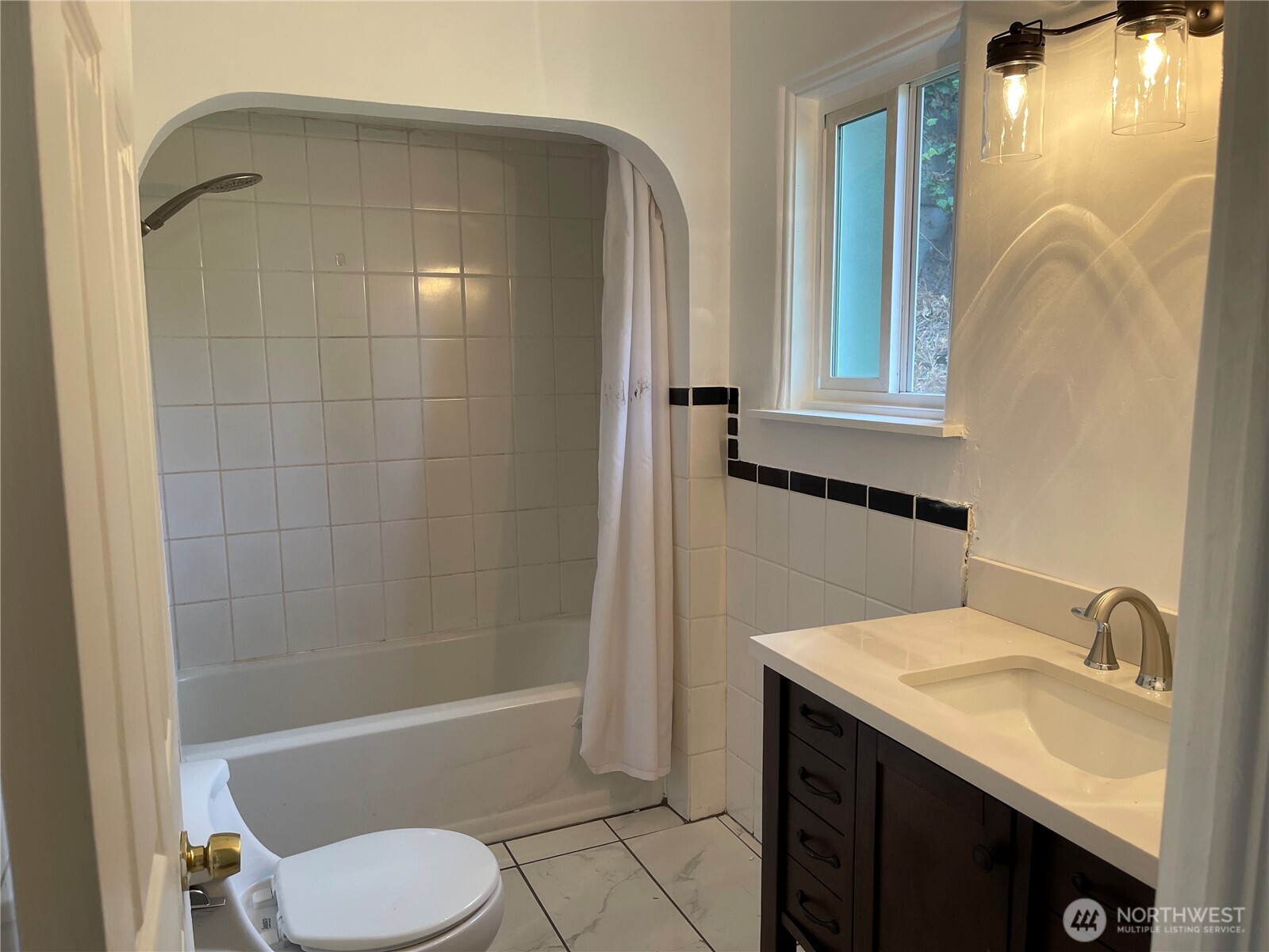 12321 42nd Avenue Property Photo 7