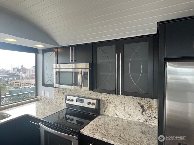 404 N D Street 11e Property Photo 4