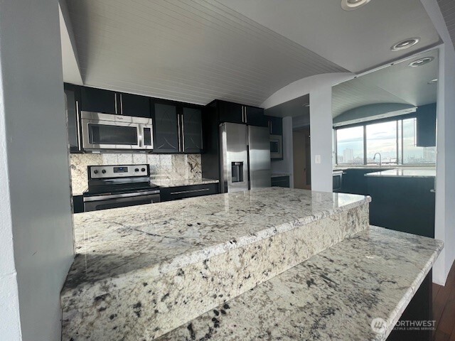 404 N D Street 11e Property Photo 5