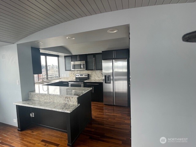 404 N D Street 11e Property Photo 6