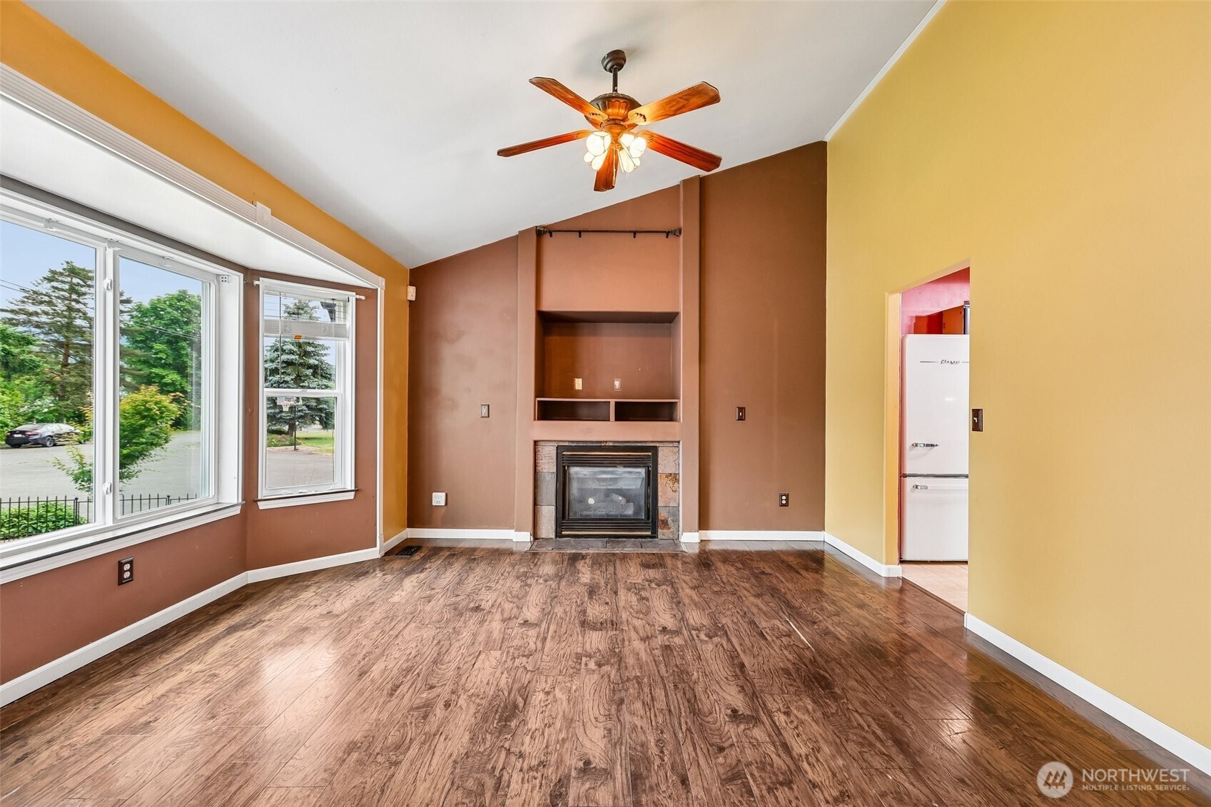 811 5th Drive Property Photo 6