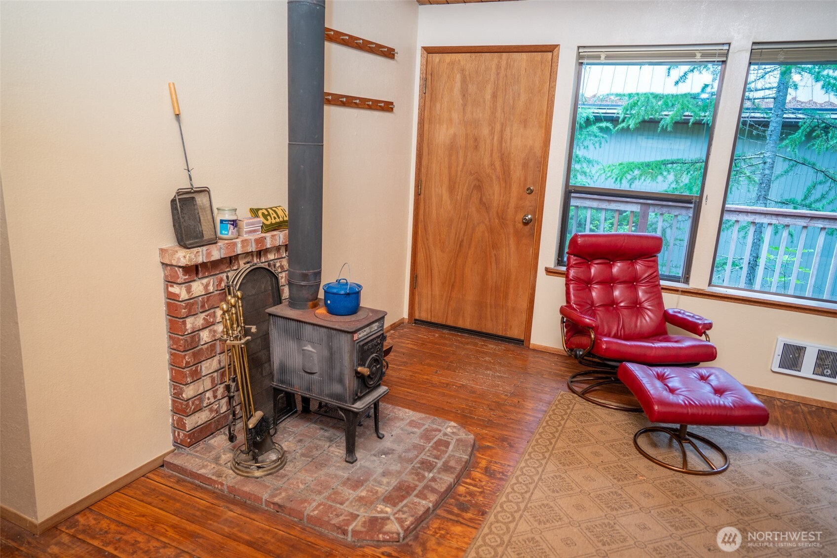 321 N Wynoochee Drive Property Photo 6
