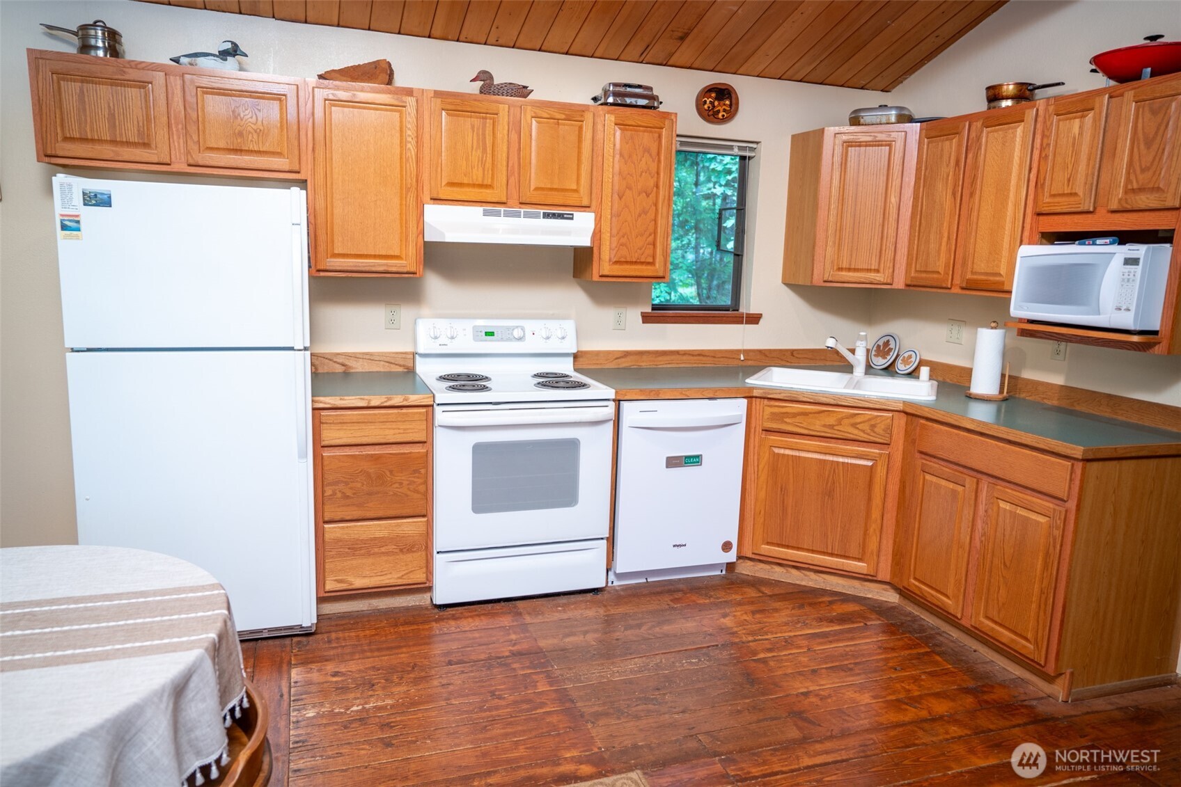 321 N Wynoochee Drive Property Photo 10