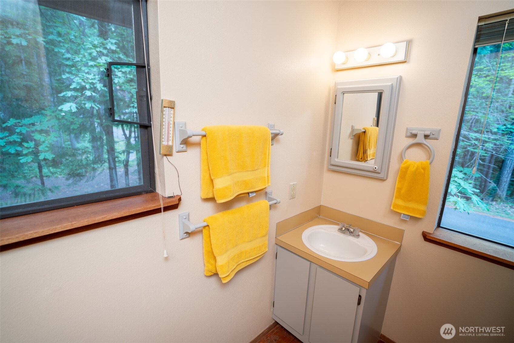321 N Wynoochee Drive Property Photo 14