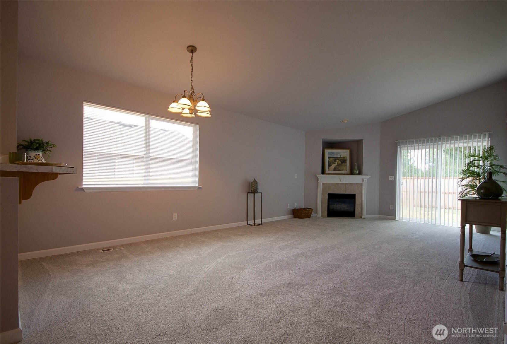 15207 Carter Loop Property Photo 5
