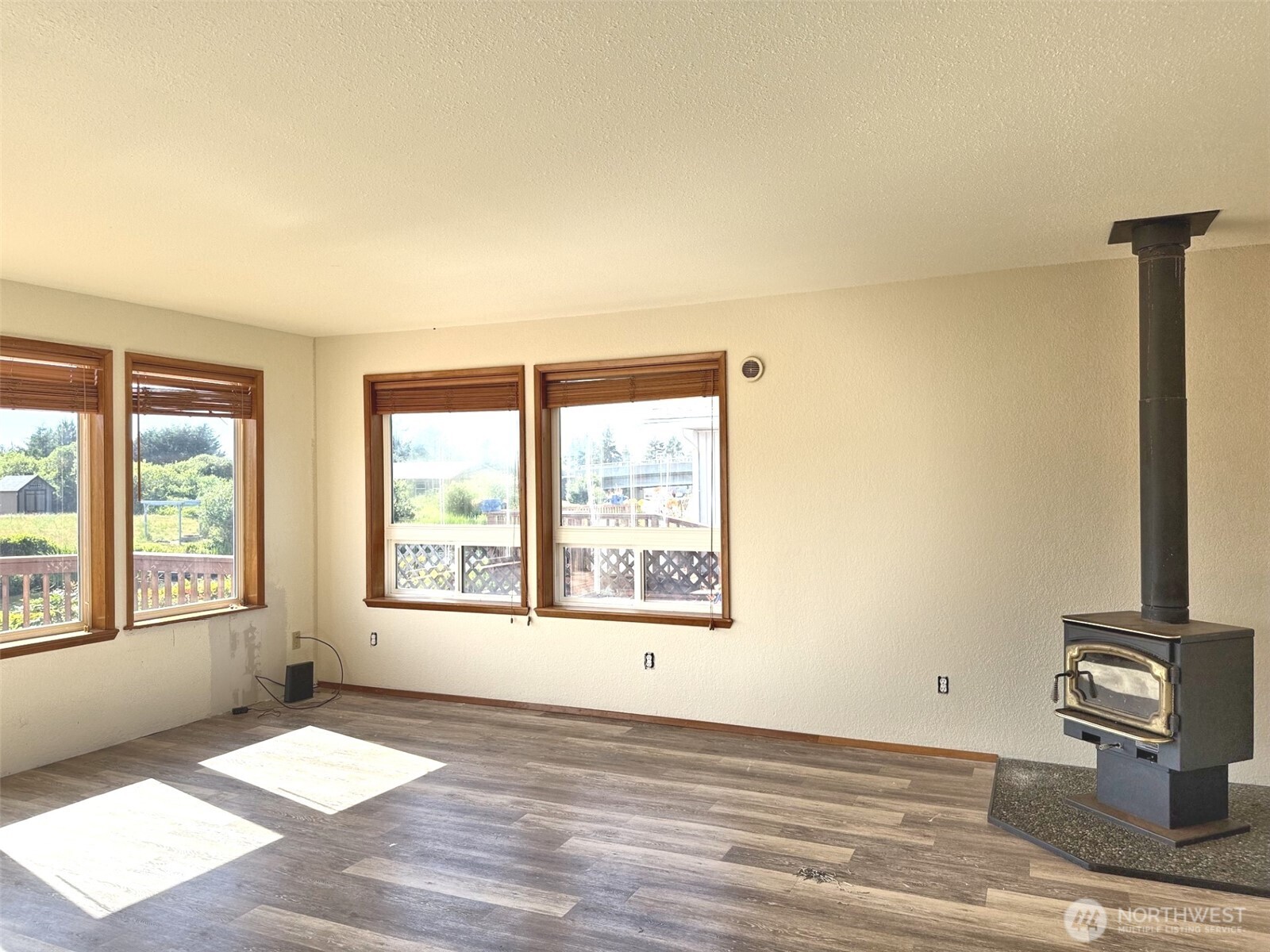 725 Wawona Avenue Property Photo 6