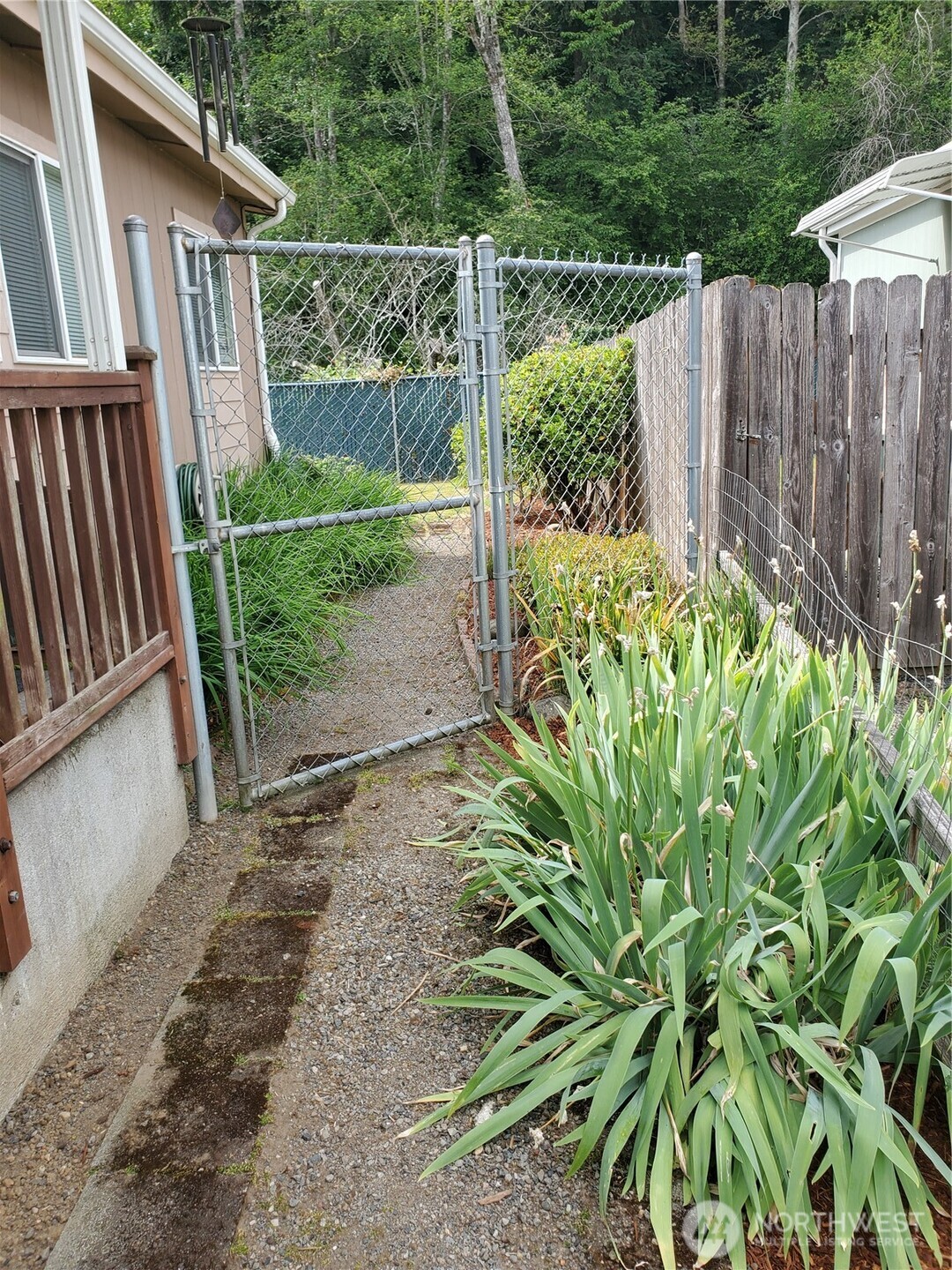 201 W Oakview 34 Property Photo 23