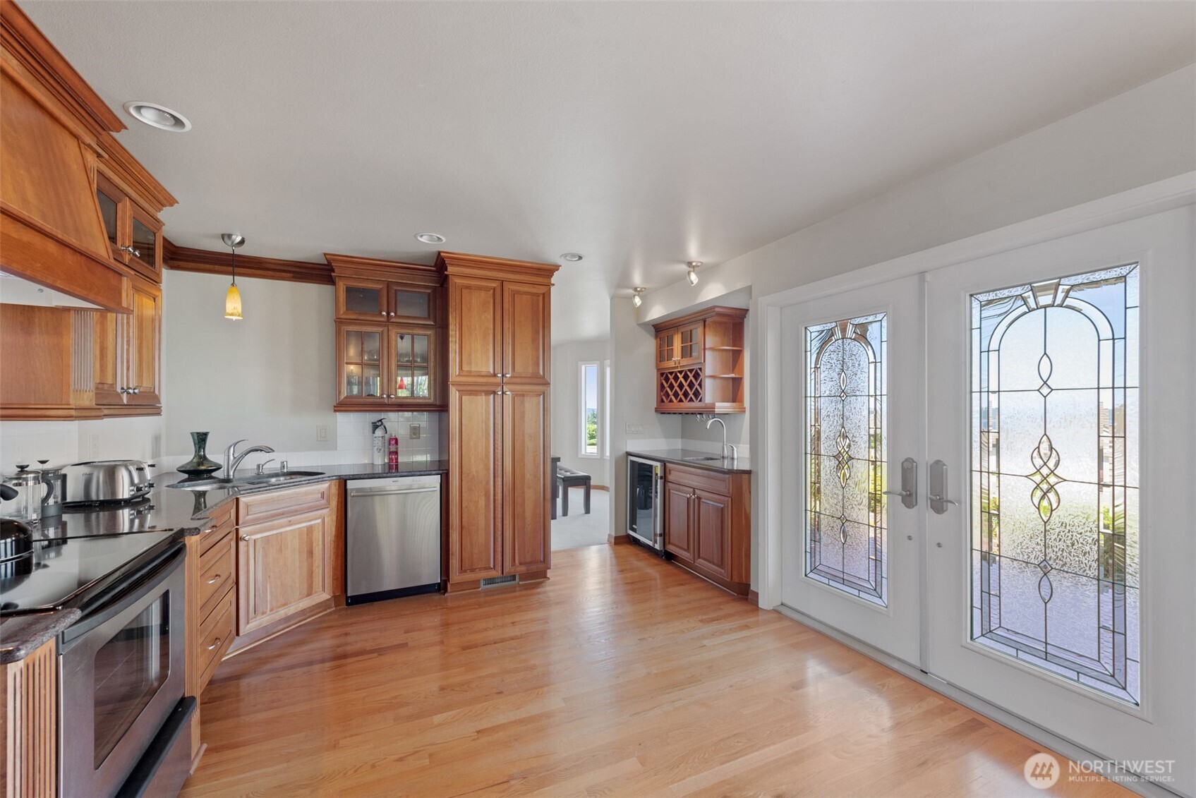 1920 Parkview Drive Property Photo 10