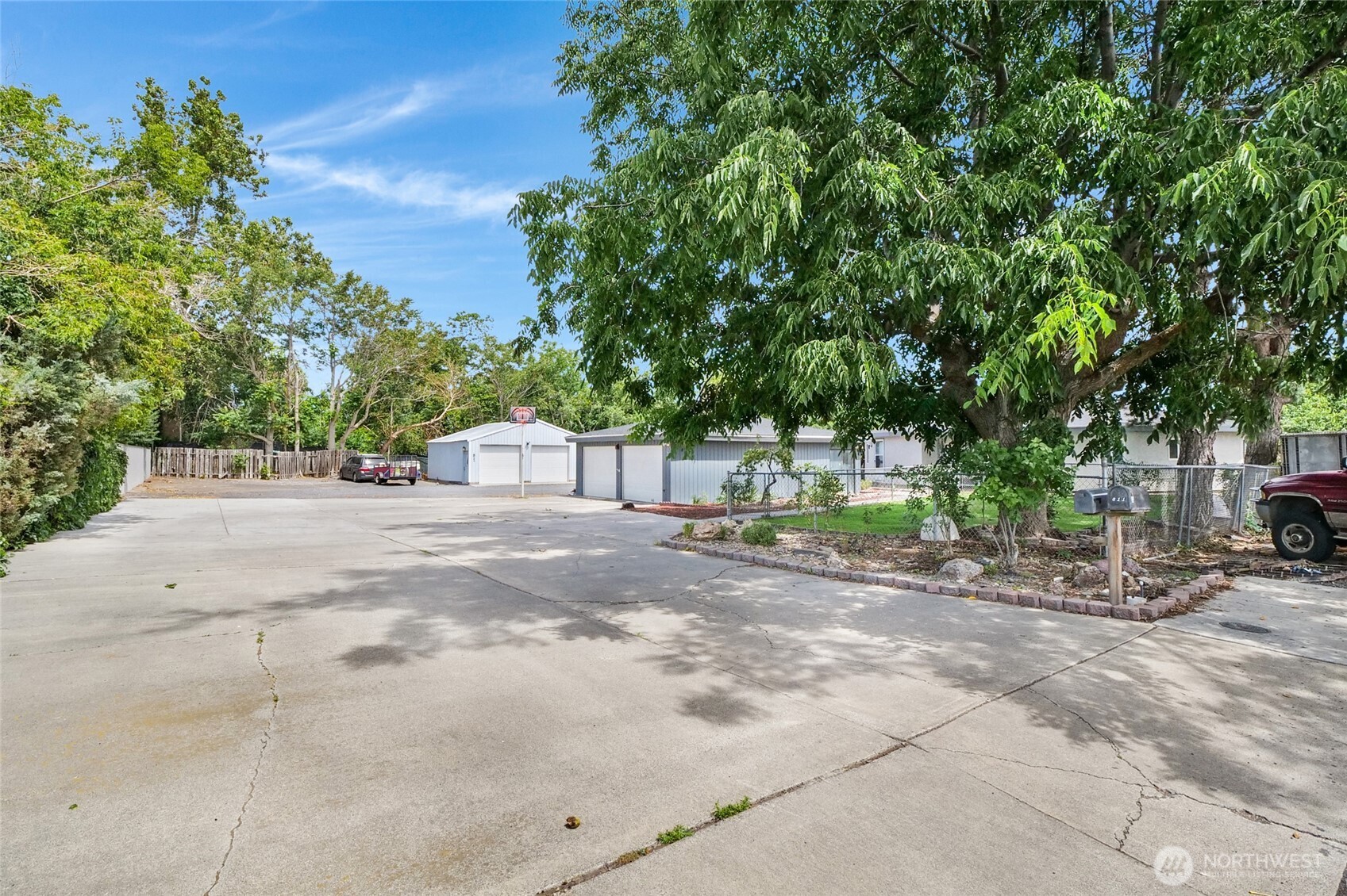 813 S Sycamore Property Photo 4