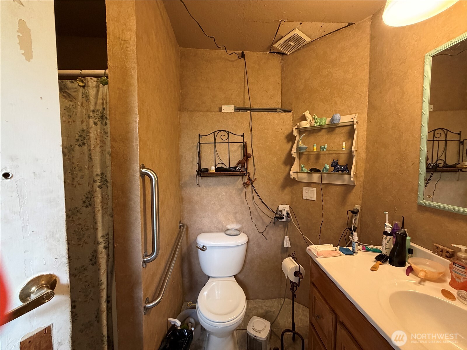 314 Tower Property Photo 15