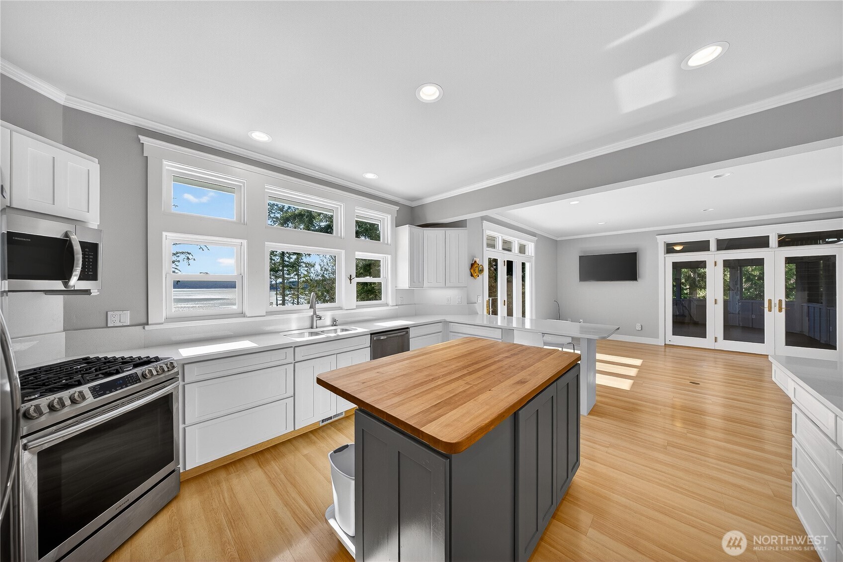 8651 Turners Bay Place Property Photo 11