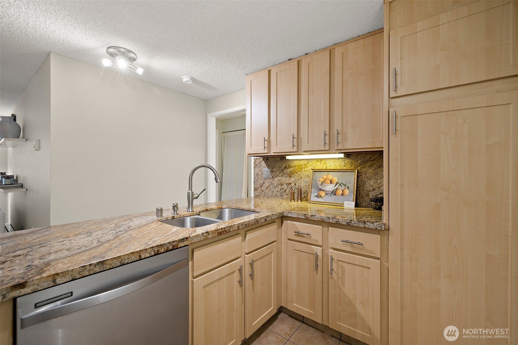 1300 University Street 4c Property Photo 6