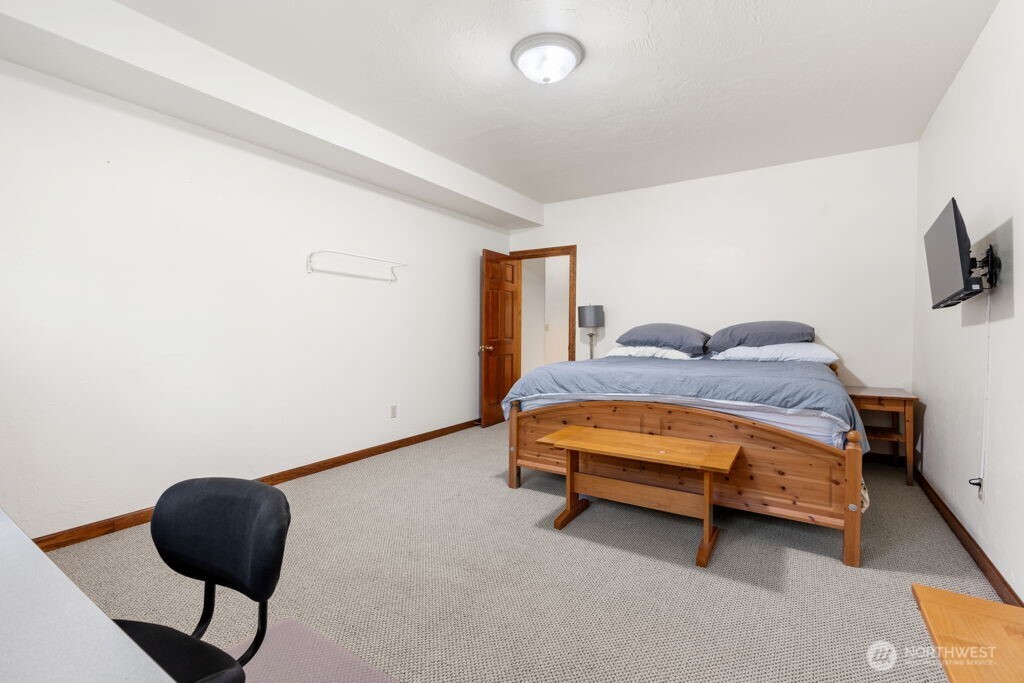 2706 Walnut Loop Property Photo 31