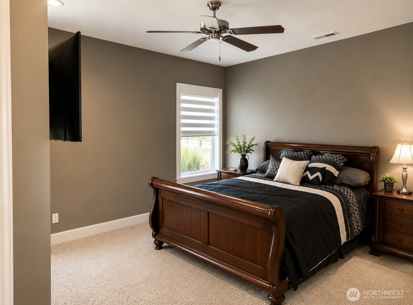 9213 Crescent Bar Road C-01 Property Photo 6