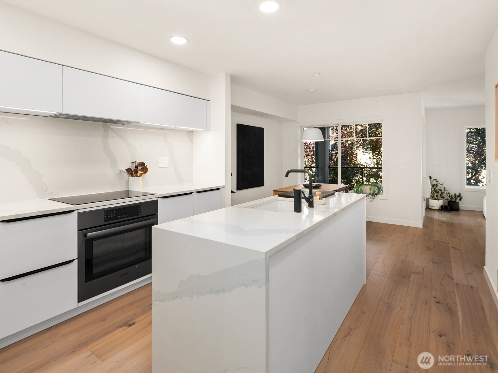 1029 Belmont Avenue 305 Property Photo 12